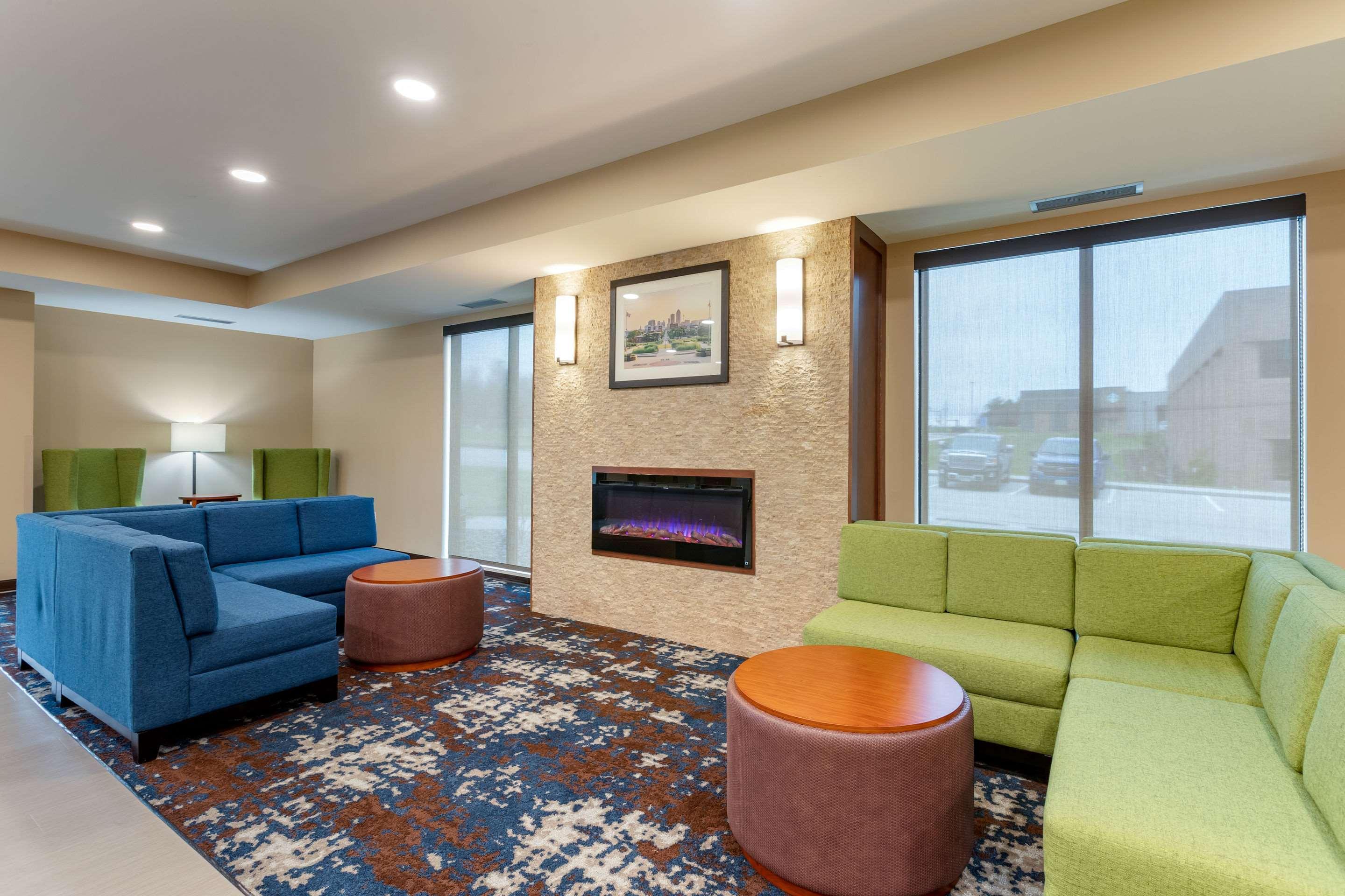 Comfort Inn & Suites West Des Moines Exterior photo